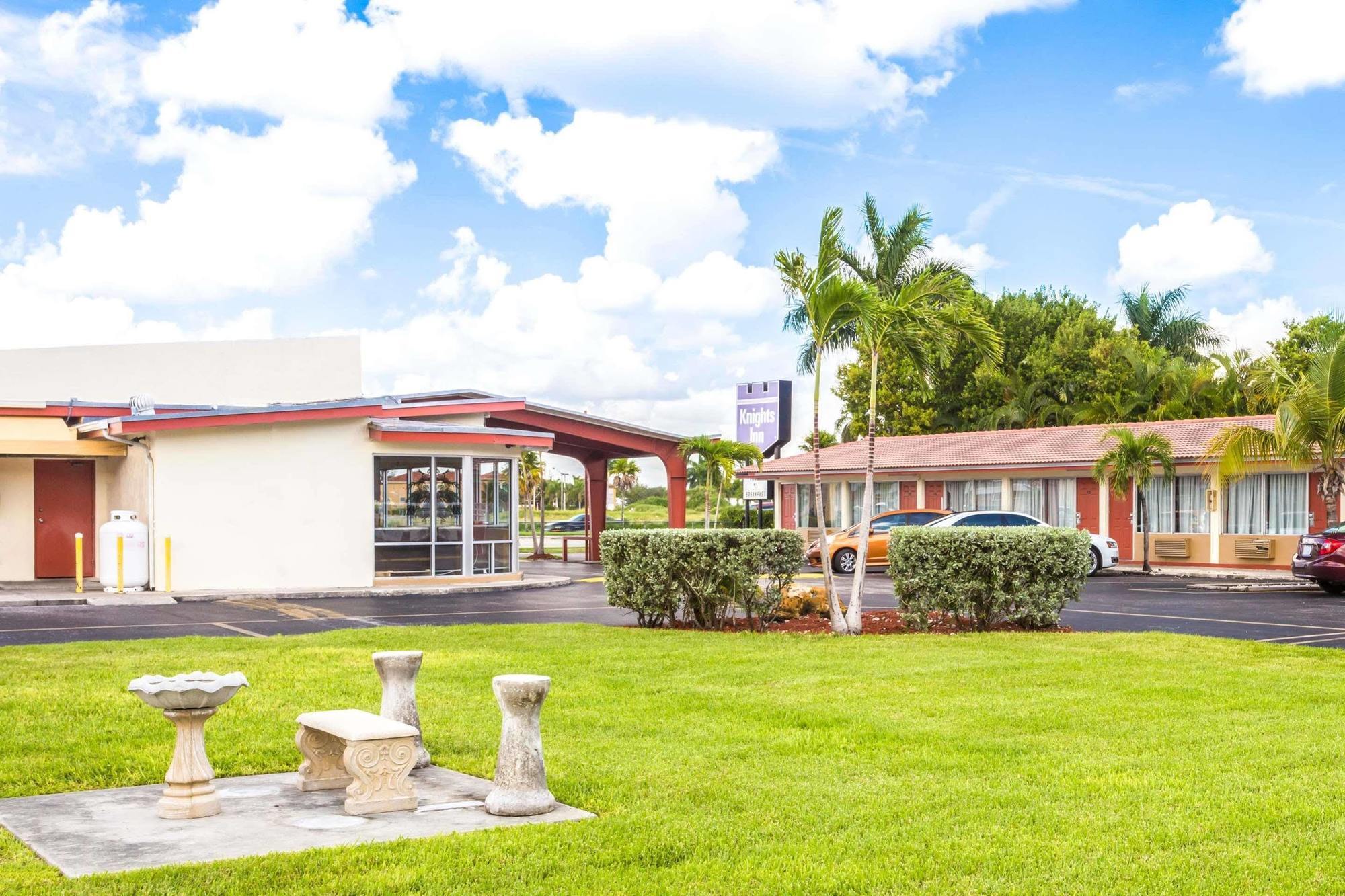 Econo Lodge Inn & Suites Florida City Exterior foto